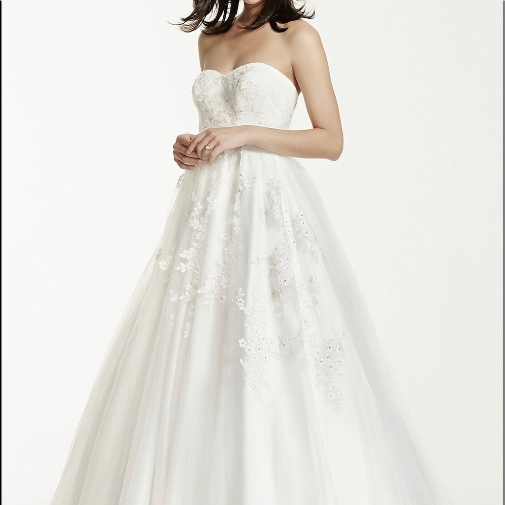 David’s Bridal Strapless Tulle Wedding Dress